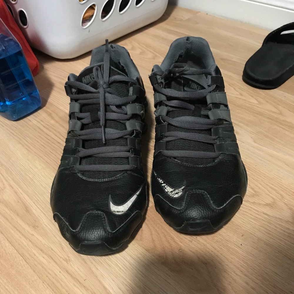Nike tennis shoes